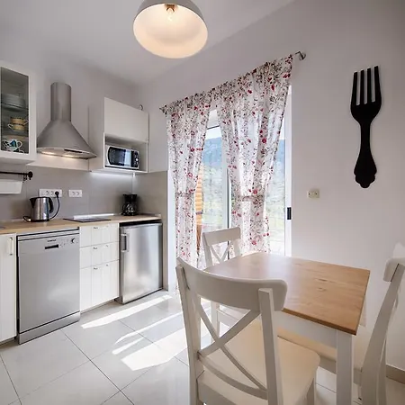 Zambarlin Apartman Komiza