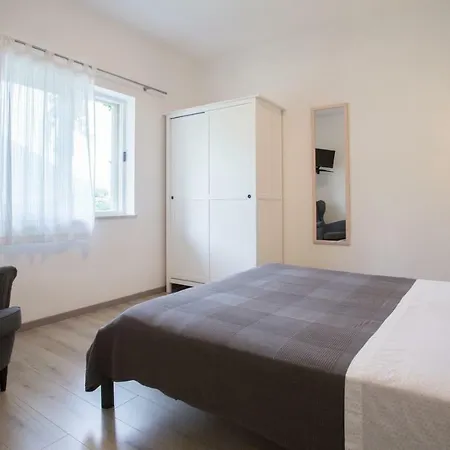 Zambarlin Apartman *