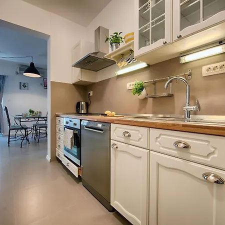 Zambarlin شقة Komiža