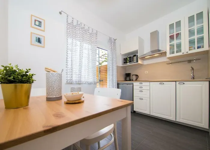 Zambarlin Apartman *
