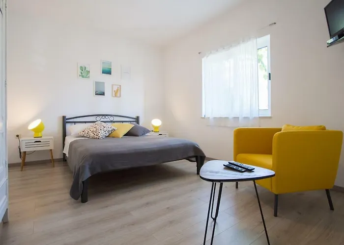 Zambarlin Apartman Komiza