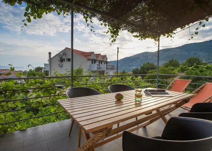 Zambarlin Apartman Komiza